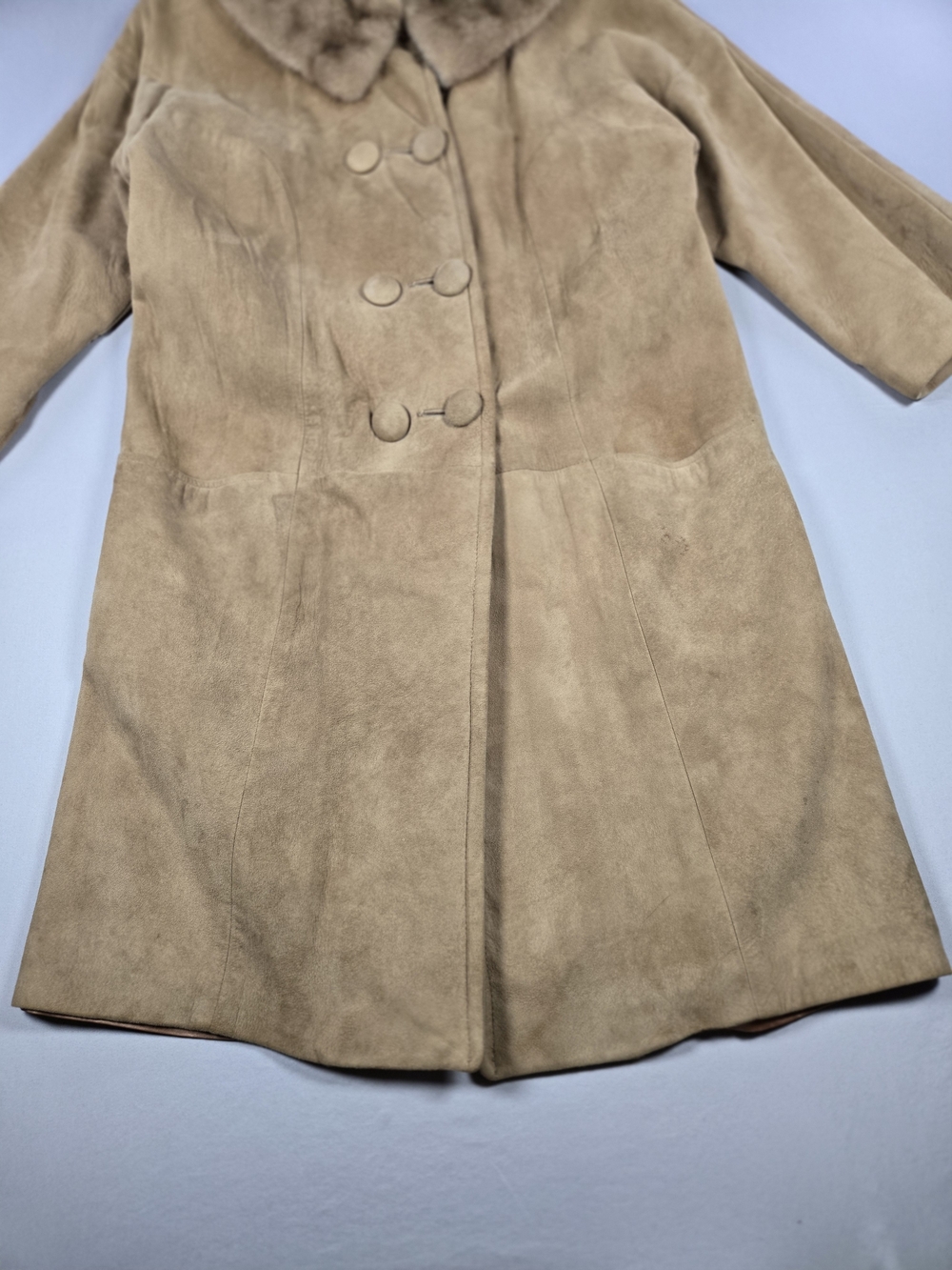 Vintage Tan Suede Trench Coat with Fur Collar - Picture 3 of 14